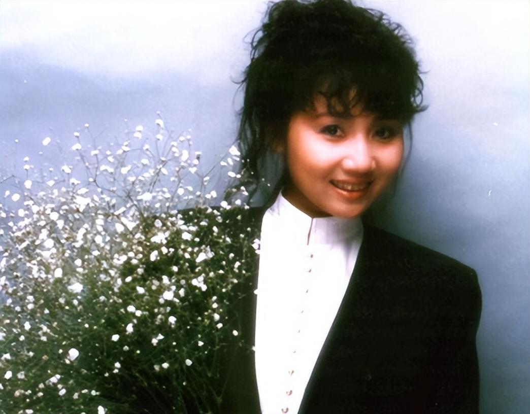 张德兰早年唱歌上春晚结婚之后弃艺学医现在六十多岁无子