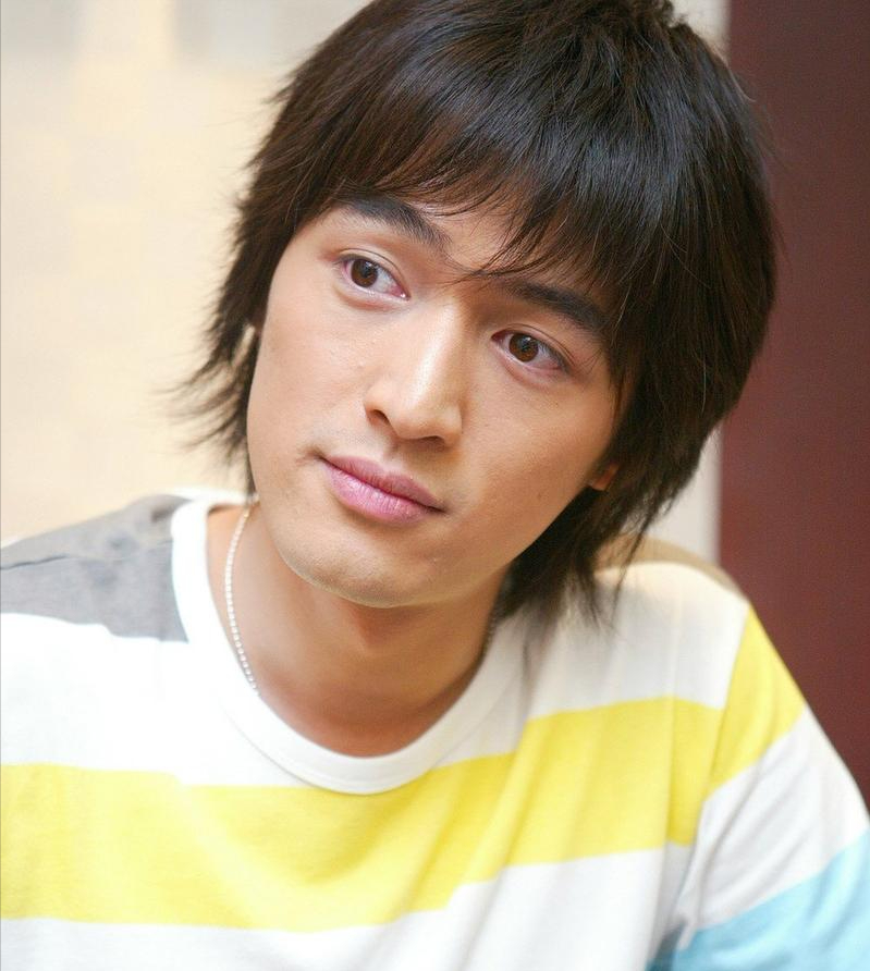 薛佳凝分手15年后胡歌娶妻生子她却选择出家背后心酸无人知