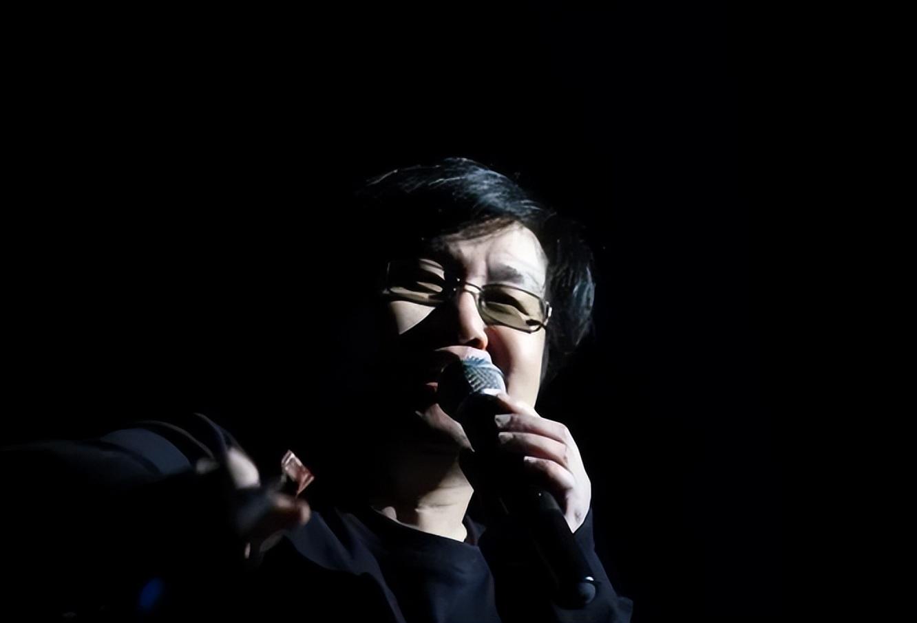 传奇歌王郑智化严重摔伤!说话唱歌胸腔痛,最新近照让人心疼!