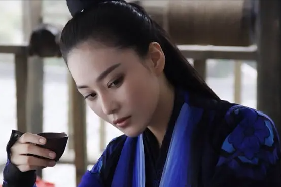 虽然陈妍希饰演的"沈佳宜"曾经是观众心中的白月光.