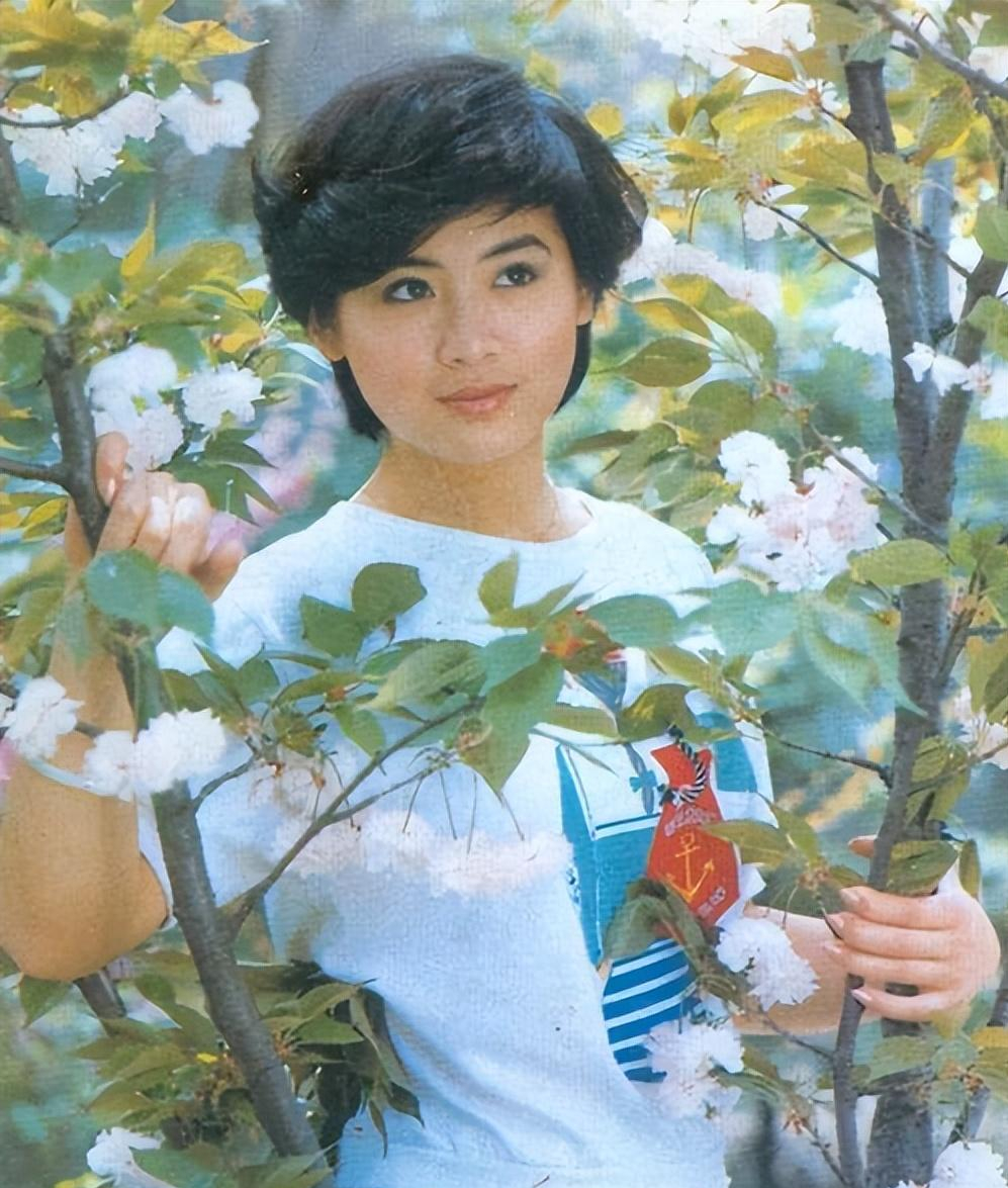 一个被遗忘的女演员年轻时倾国倾城如今却逐渐变胖