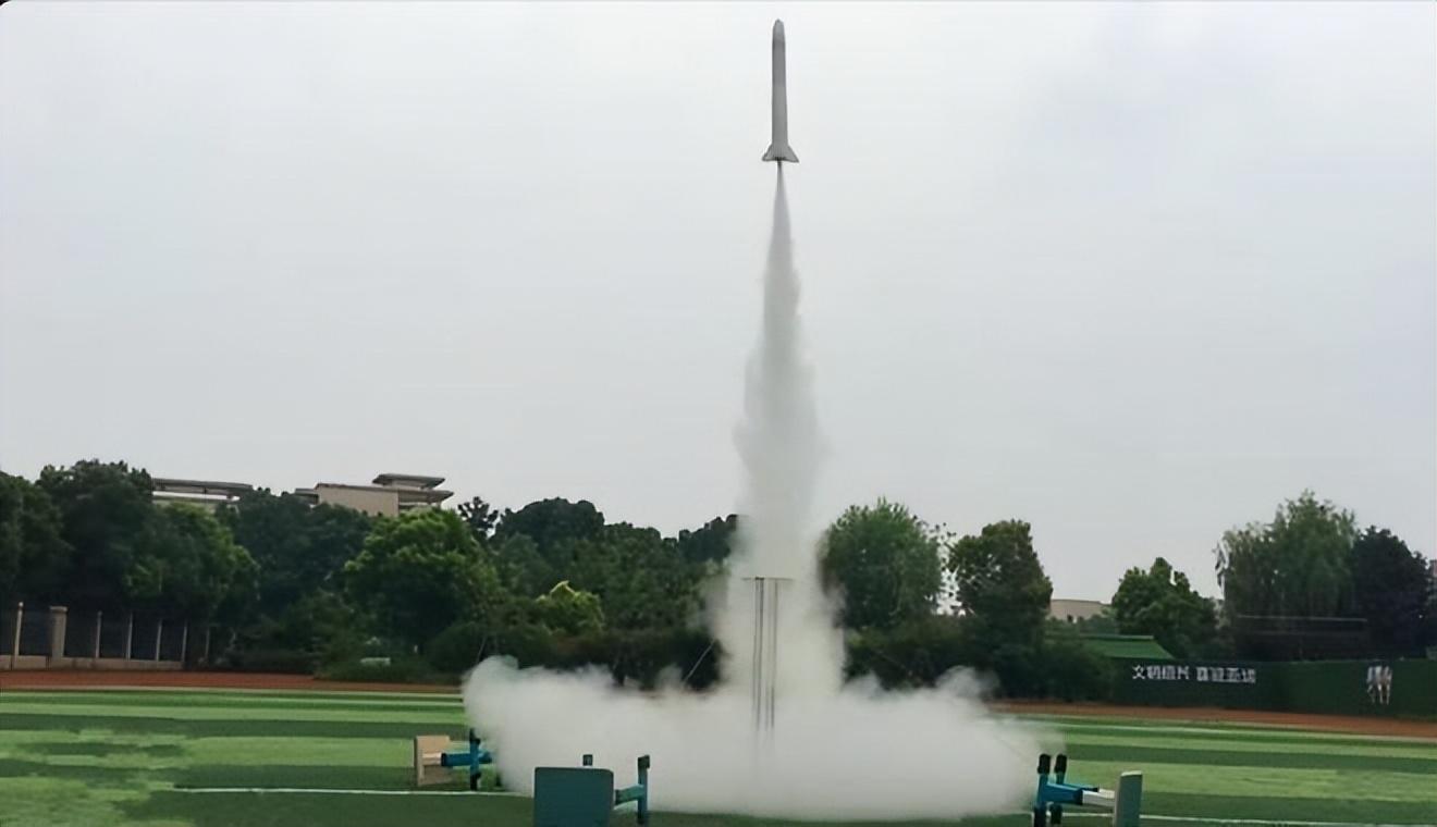 绍兴火箭男孩10岁造燃料火箭给天文馆纠错官方确实错了