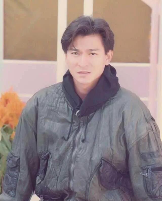 著名导演痛批成龙刘德华一个就喜欢忽悠人一个沦为票房毒药