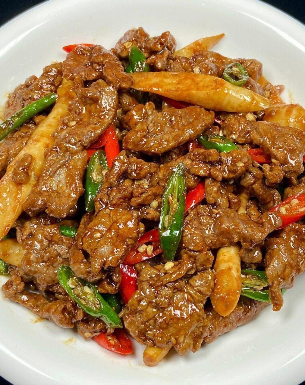 竹笋炒牛肉yyds 牛肉香辣滑嫩,竹笋鲜嫩入味! 拌米饭真的泰香啦!