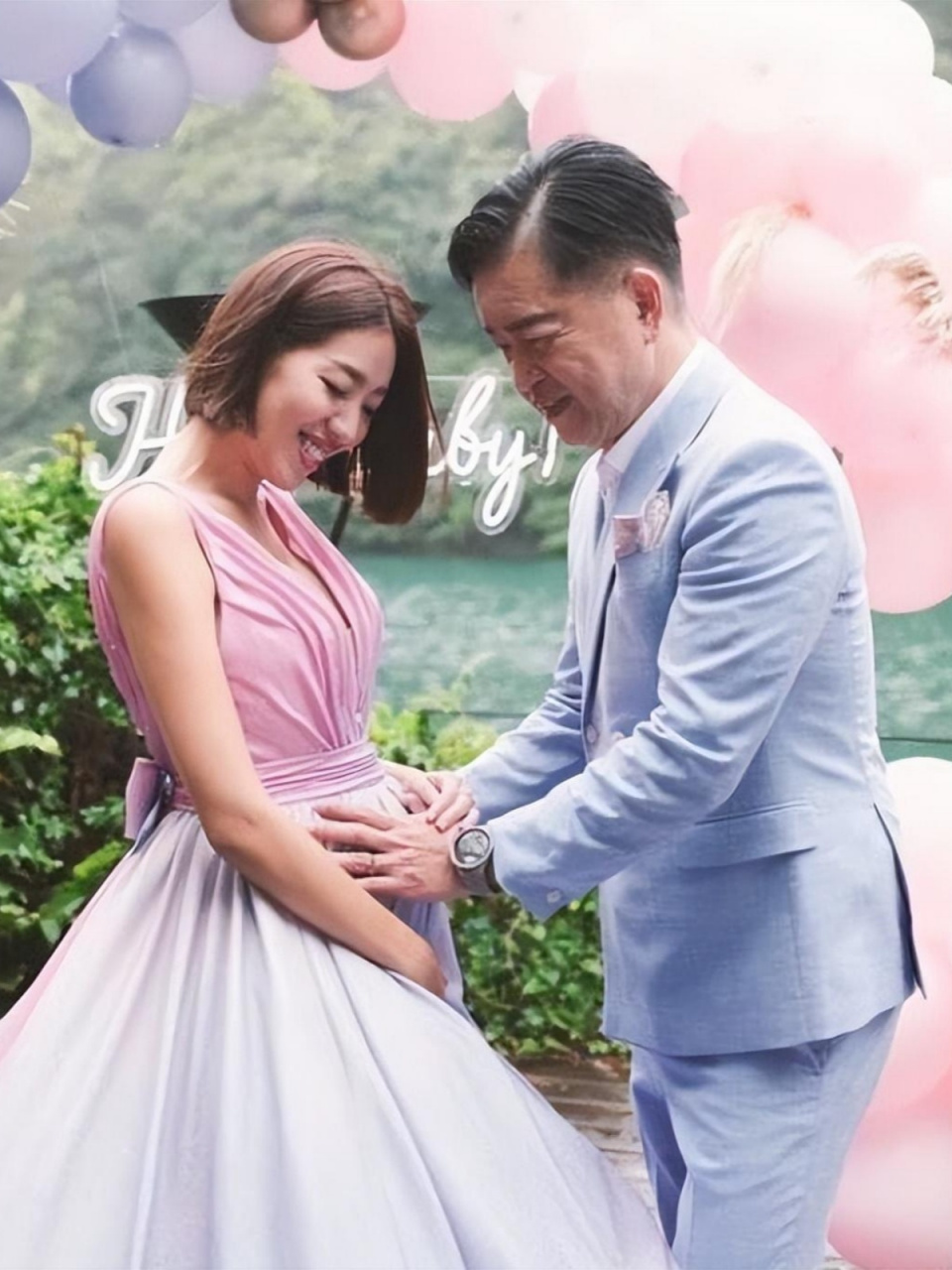 39岁刘伊心官宣怀第三胎女儿,与63岁富豪老公林志隆举办派对庆祝.