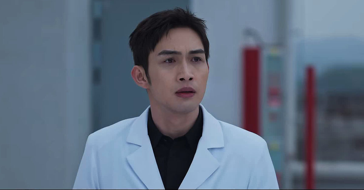 《手术直播间》郑仁负责手术;苏云负责情商,但后者演技优于前者