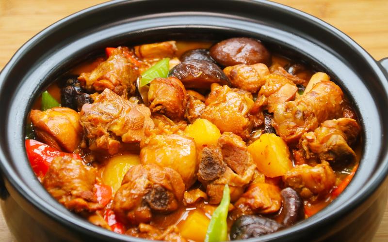 馋到流口水 美味的家常黄焖鸡 在家也能轻松做