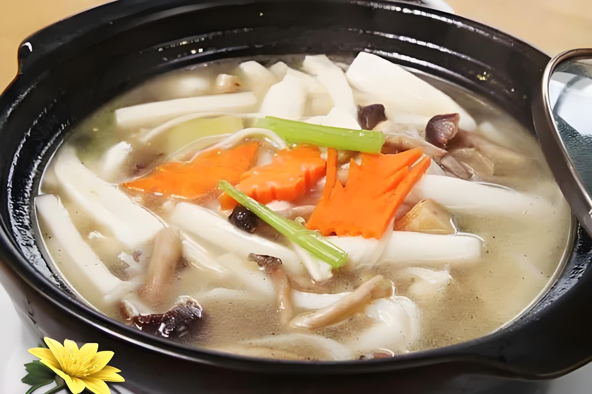 营养又美味的浓汤杂菌煲