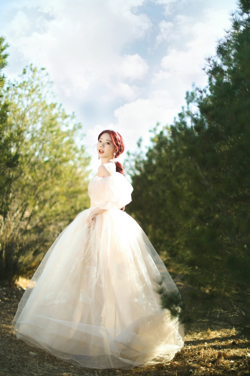 梦幻婚纱公主裙,张紫宁唯美写真集演绎浪漫公主风!