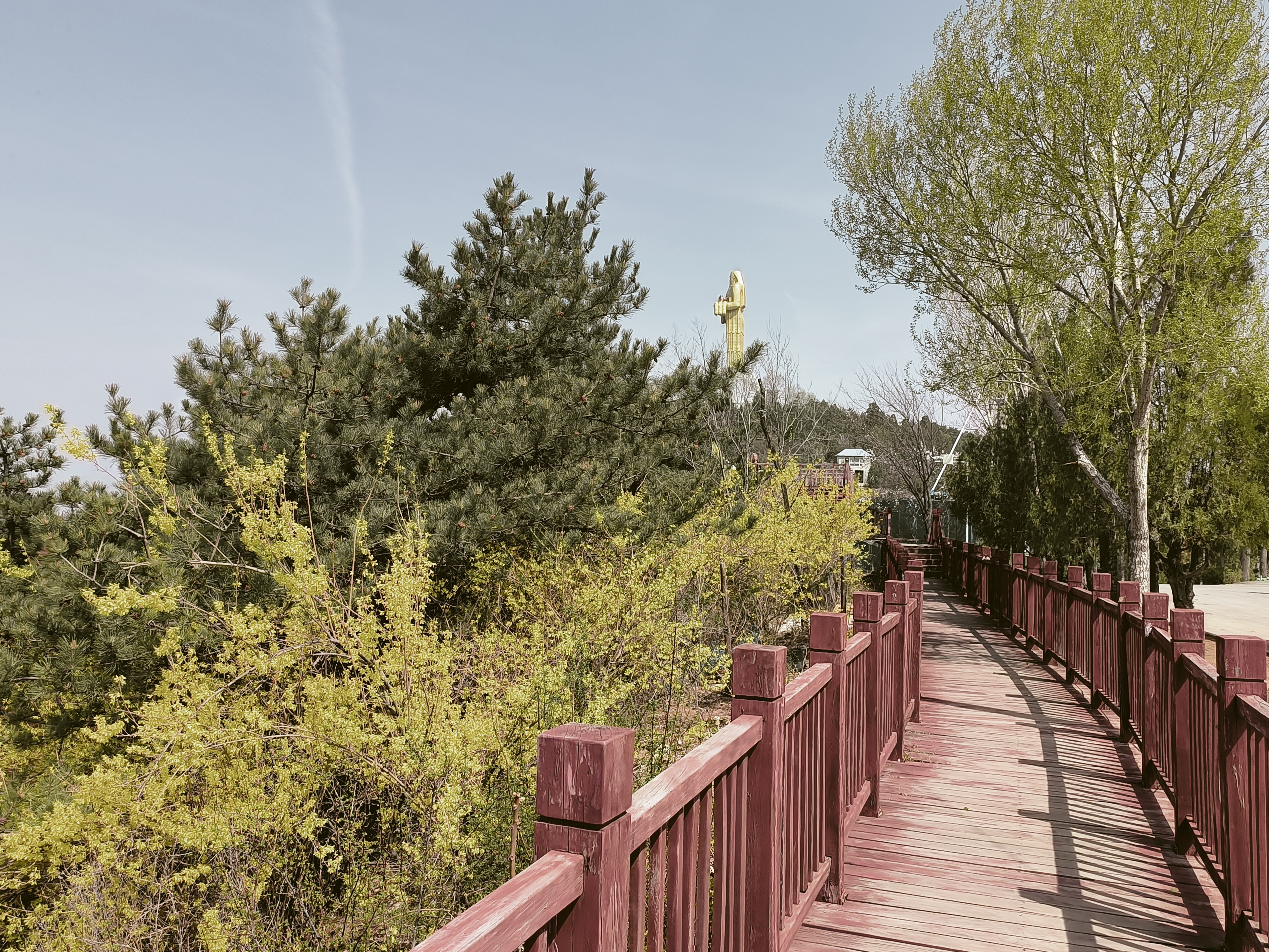 上党从来天下脊,清明踏青老顶山.逛滴谷寺,登炎