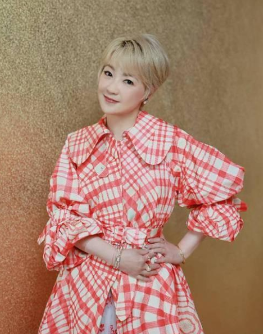 回顾盘点一下华语乐坛八大殿堂级女歌手你觉得前三应该排谁