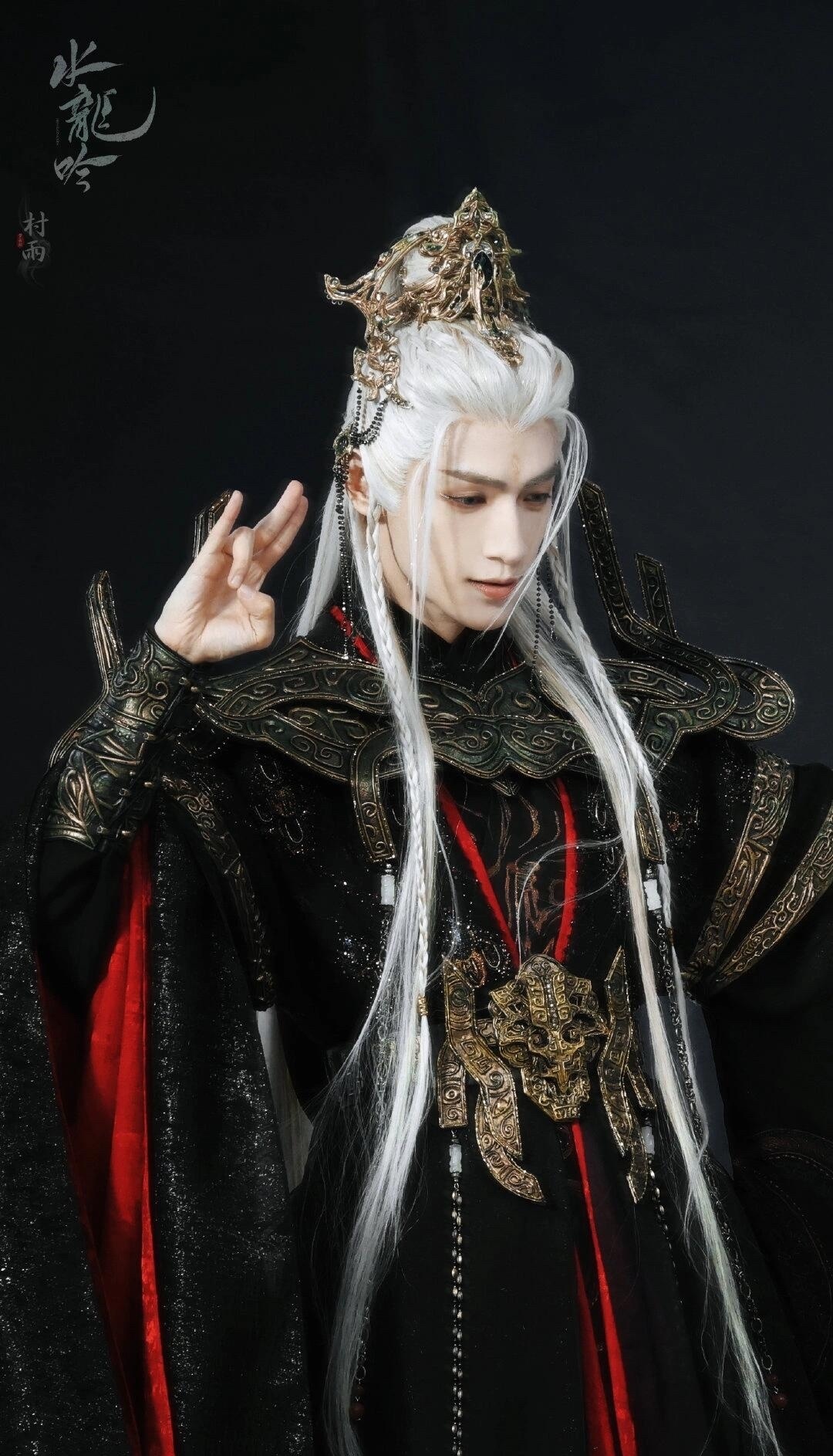 这头白发有点神仙气质,不知道女主是谁,和这样的罗云熙演戏,真的太