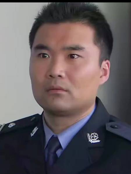 毒贩被警察严密看守,杀手竟以这种方式闯入-度小视