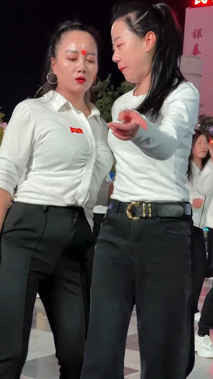 越跳越美丽的女人们