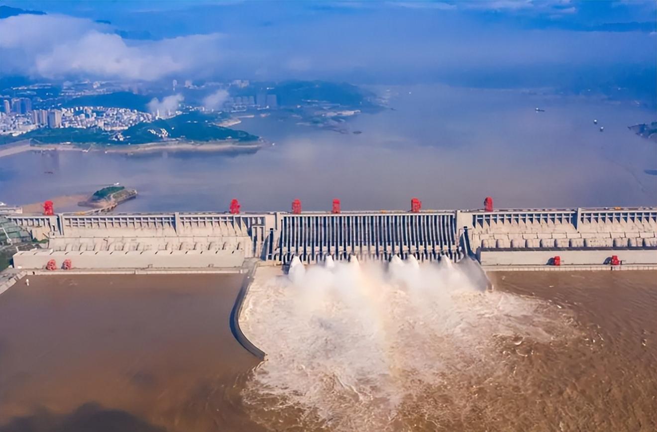 回顾三峡大坝防御能力如何若三峡大坝遭核弹攻击会发生什么