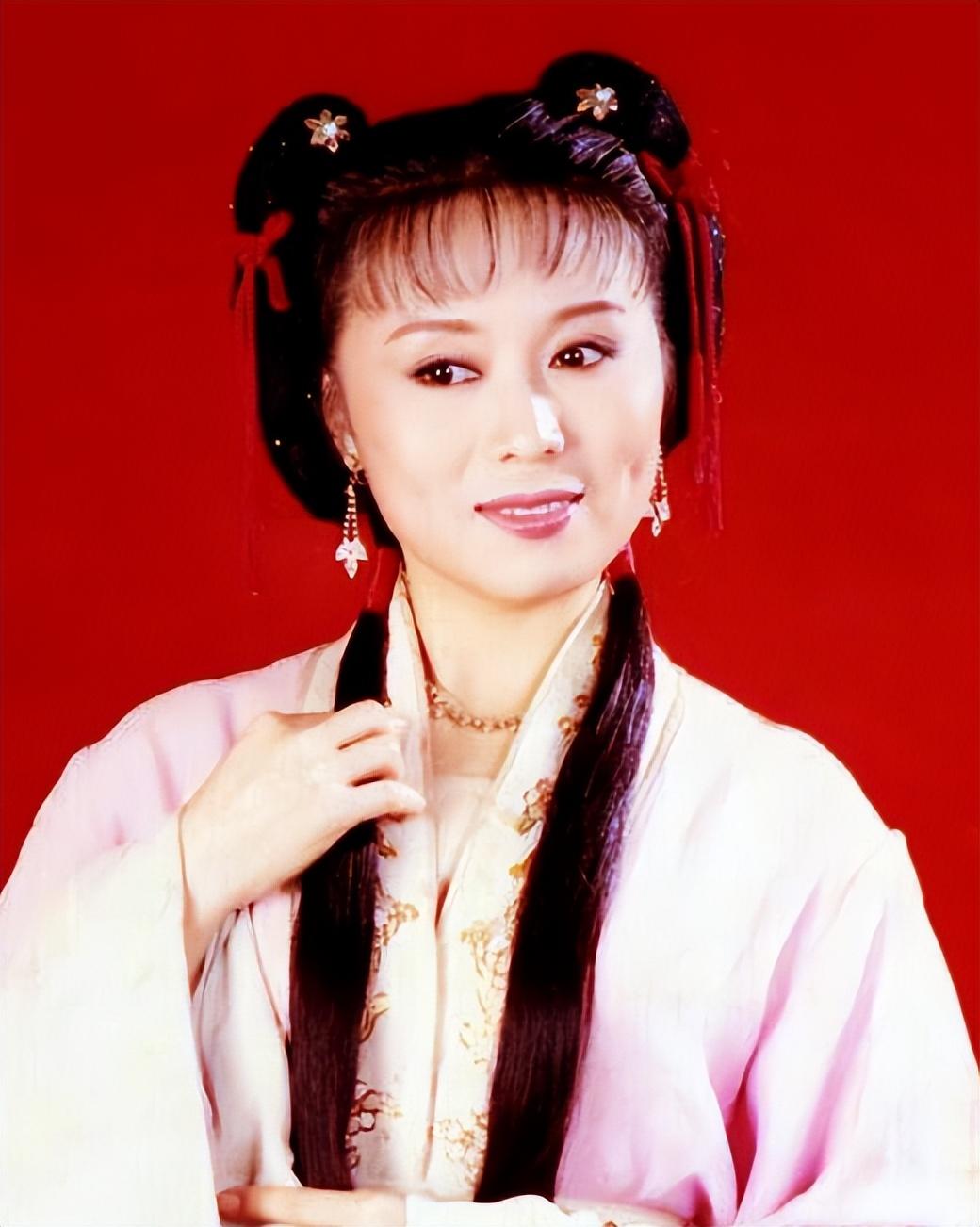 难怪王扶林导演非要把她化丑当年的她漂亮到欧阳奋强不敢看