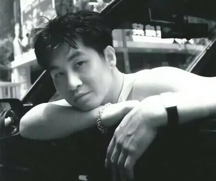 郑智化因打赌踏入乐坛巅峰时退圈如今却被网友说不认识
