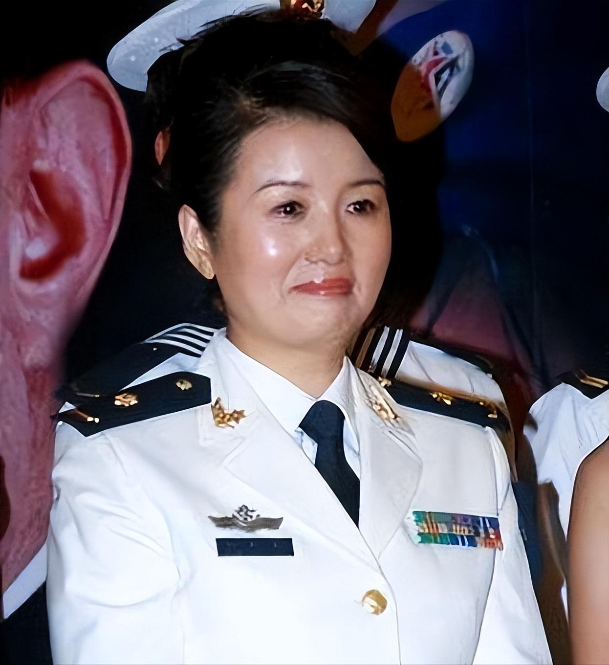 纪实赵君与妻子郑卫莉离婚22年后,一个孤身一人,一个幸福美满!