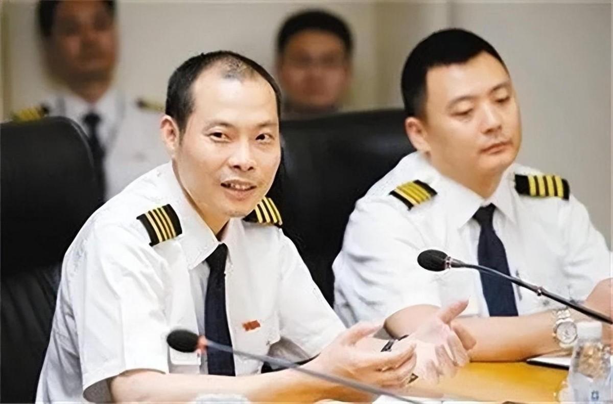回顾中国机长刘传健34分钟救128人着陆后为何半年没复飞