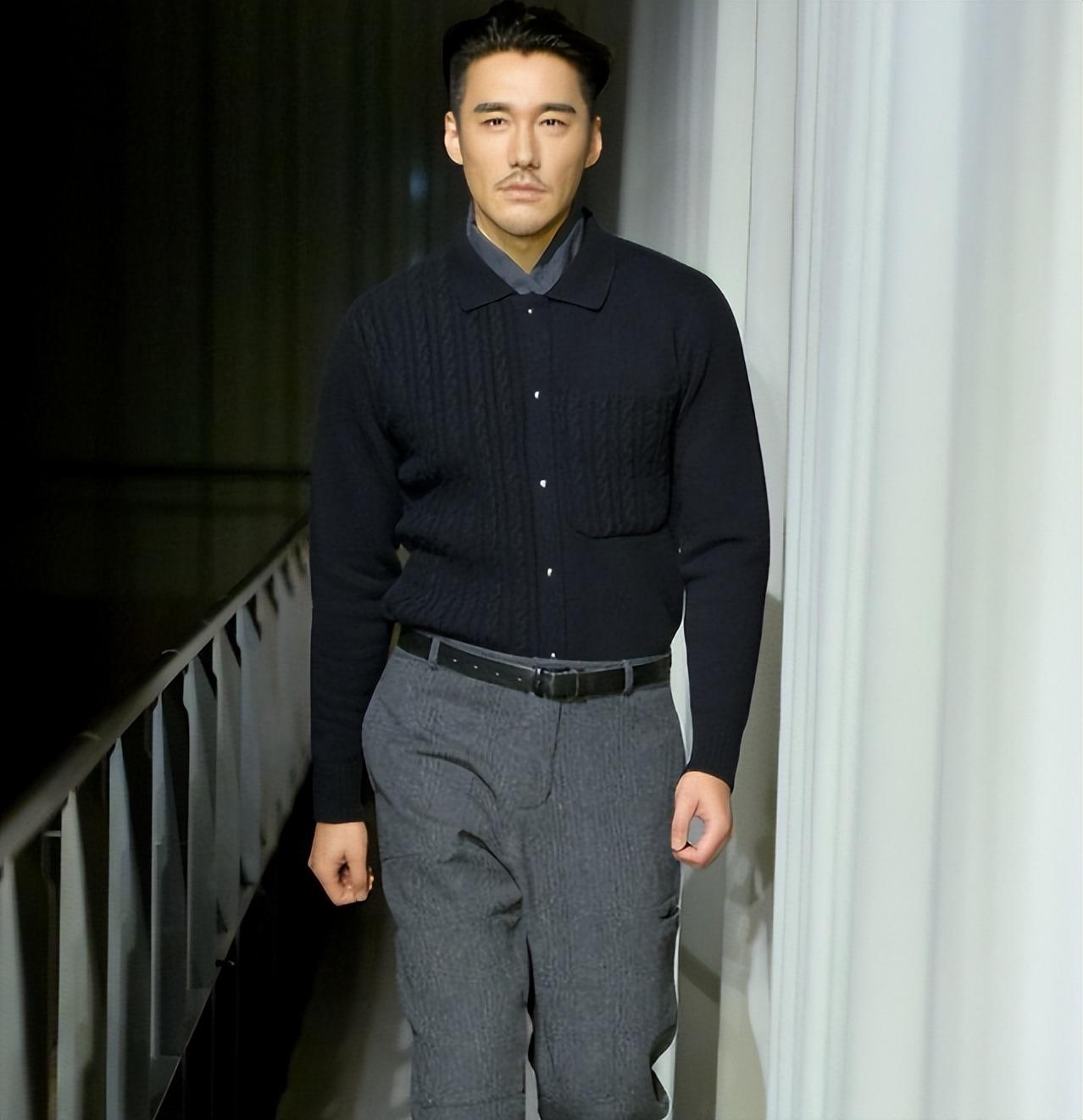 胡兵上海时装周新造型太燃了53似23岁网友这才是不老男神