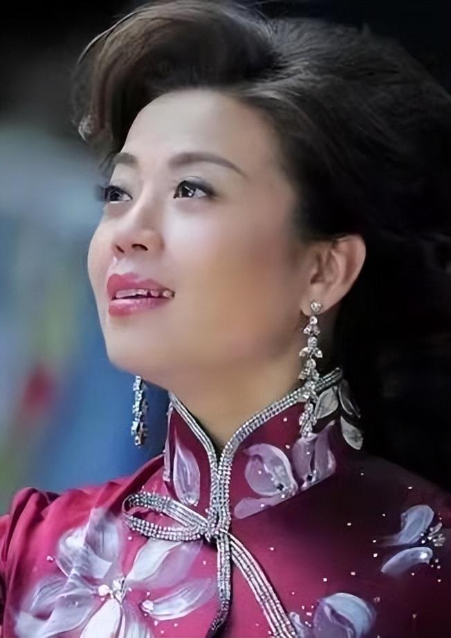 张也53岁未婚未育与吕继宏共同唱婚誓友情比爱情更坚固