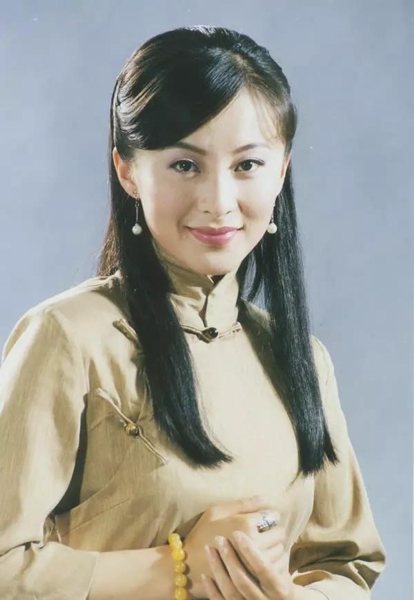 2005年,两人在电视剧《决不妥协》的拍摄中初次见面.