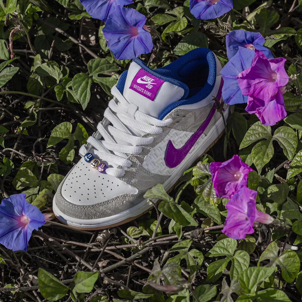 上月新鞋市价有点离谱有双aj一夜起飞已经破万了