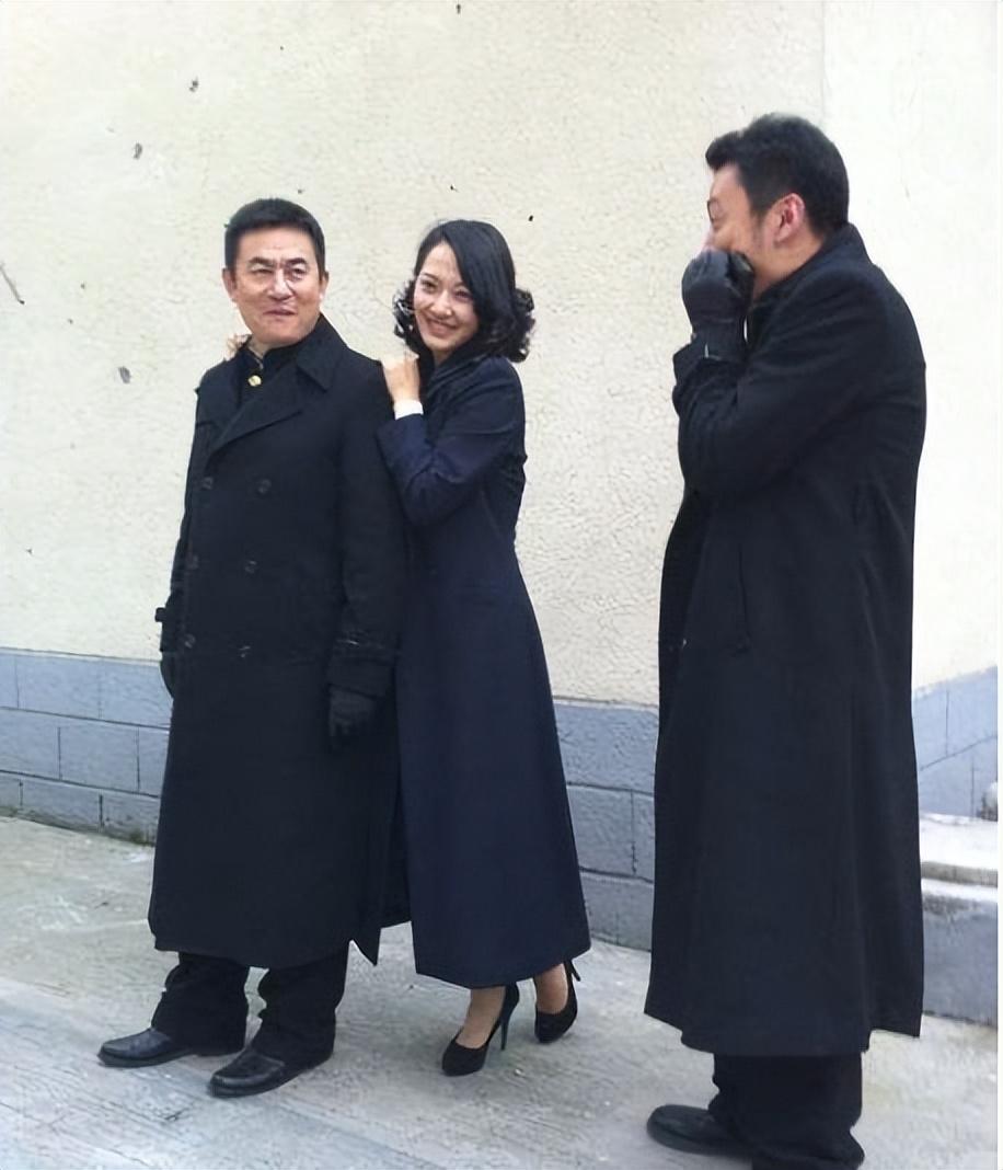 李洪涛娶走老师的女儿钱全归妻子管恩爱30年零绯闻