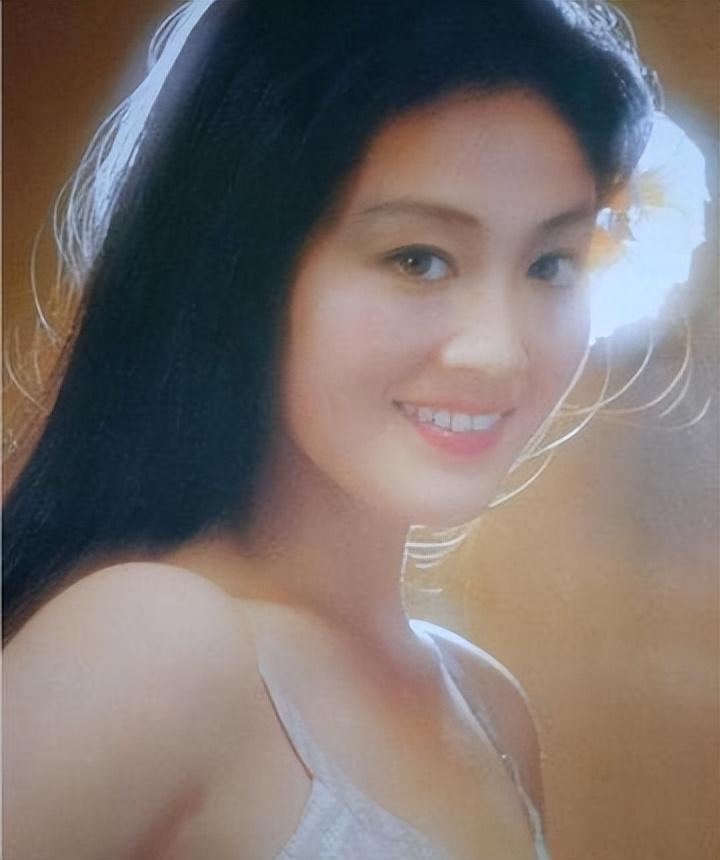 王姬儿子低智自己被骗让女儿上交10年工资61岁的她如今怎样