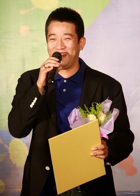 他是蒋勤勤初恋分手后转身另娶她人弥留之际念的却是蒋勤勤