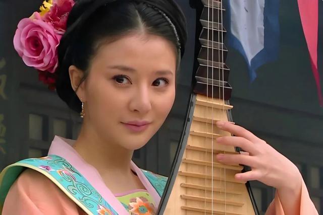 两版《水浒传》八大美女pk,潘金莲不相伯仲,李师师何晴更美