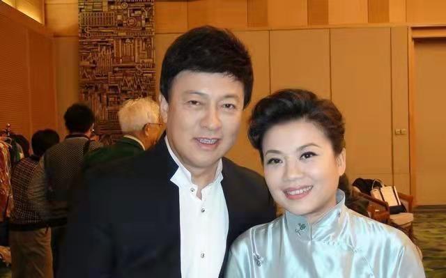 张也53岁未婚未育与吕继宏共同唱婚誓友情比爱情更坚固