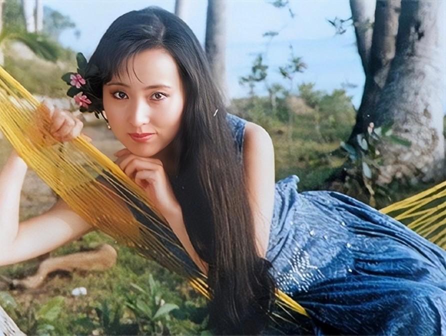 薛宝钗张莉身价过亿58岁依旧未婚无儿无女难逃红楼一梦