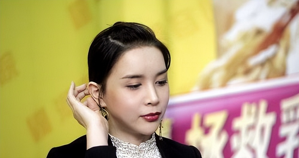 回顾变性人河莉秀结婚10年后老公跑了身体垮了后来怎样