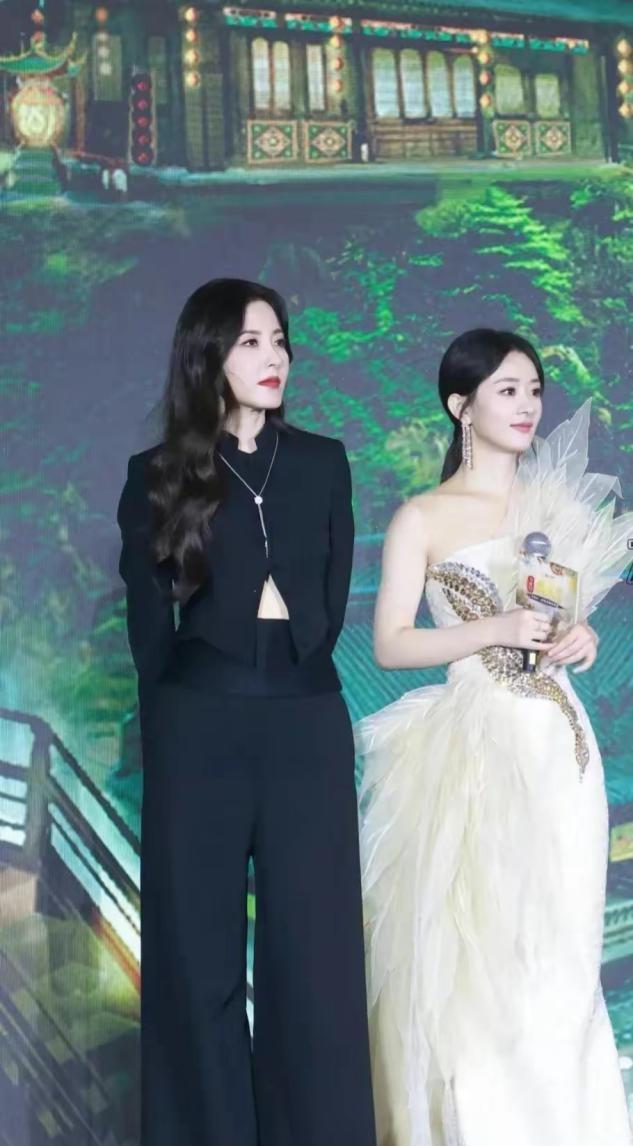 赵丽颖又土又矮算不算人间尤物看她和曾黎的合照你就有答案