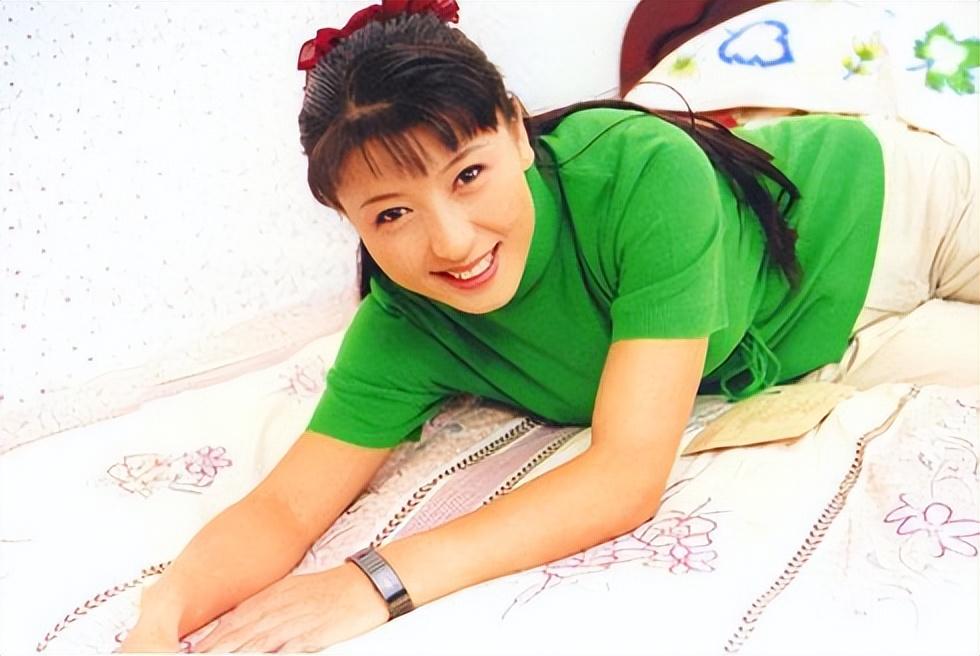 而闫学晶,就是这样一位拥有着与众不同经历的年轻演员.