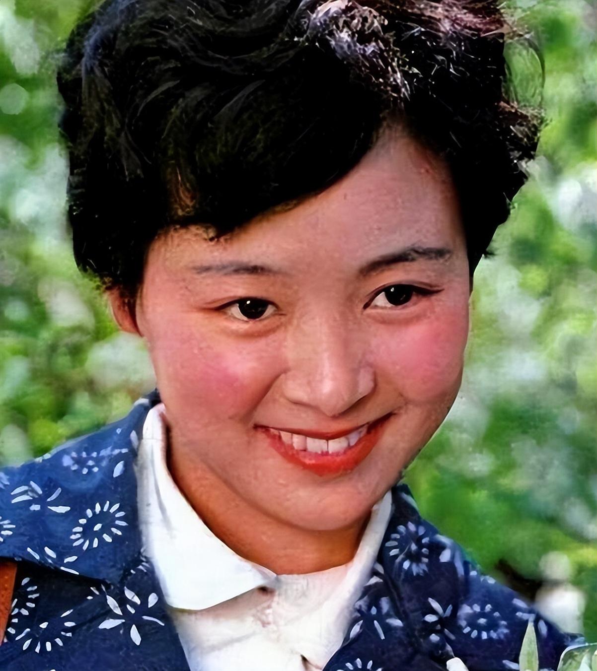 回顾张瑜我这辈子太可怜66岁没有婚姻也无子女上亿遗产咋办