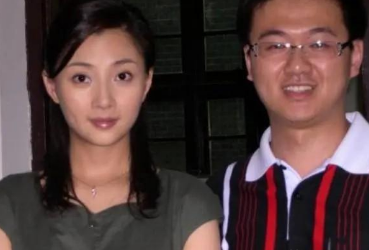 殷桃离婚14年至今仍单身无子女照顾父母晚年前夫锒铛入狱