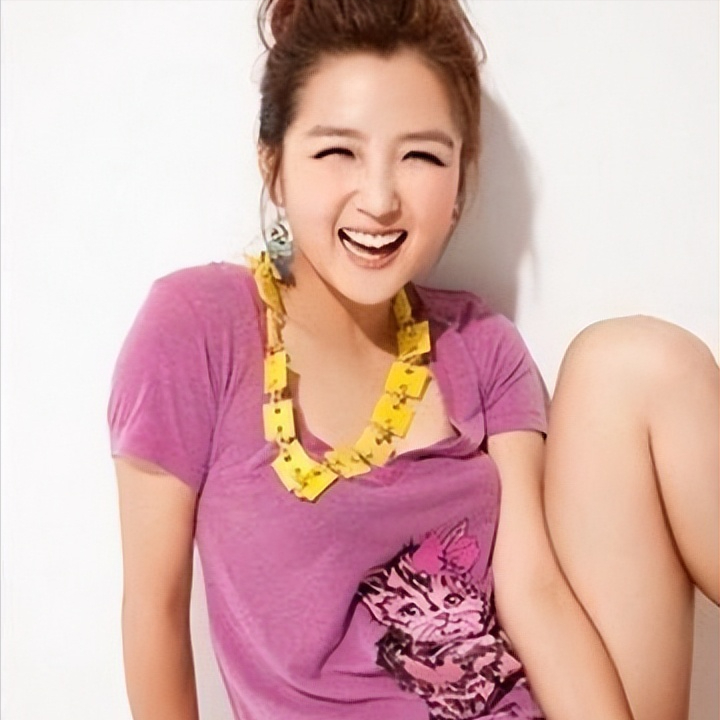 和何洁离婚7年赫子铭宣布再婚了现任妻子出镜温柔声音甜美