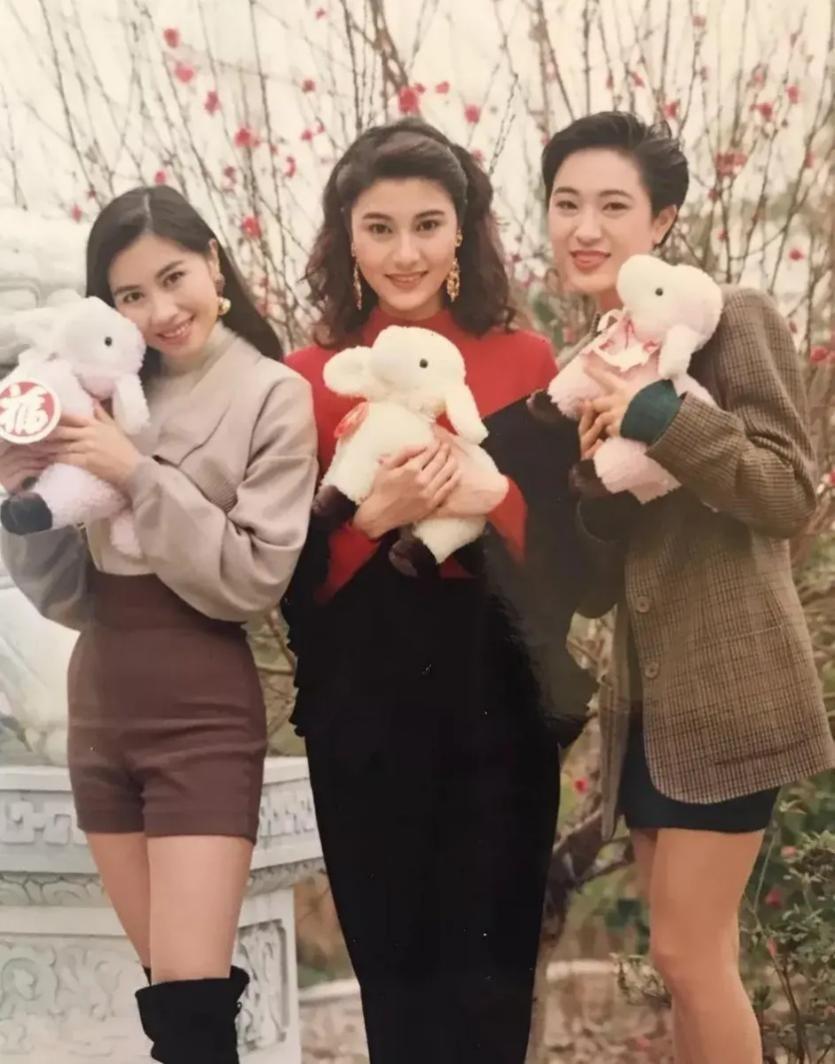 李嘉欣算不算顶级大美女看她和林青霞王祖贤等人的合照就知道了