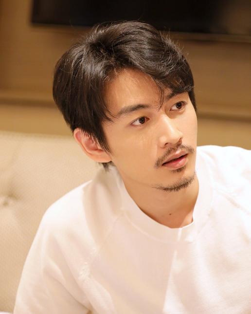 赵丽颖10年前开的一枪10年后正中陈晓眉心他俩不得不说的故事