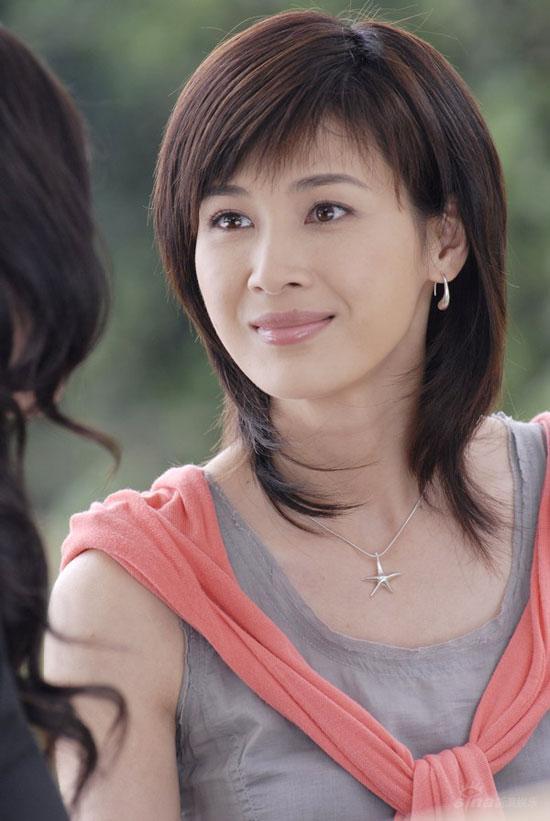 亮剑女神童蕾她32岁嫁温州首富丈夫入狱留她14亿债务