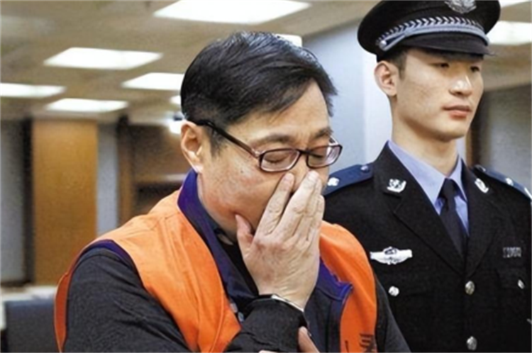 勇晴雯为爱还债1100万最终人财两空晚年租住出租房