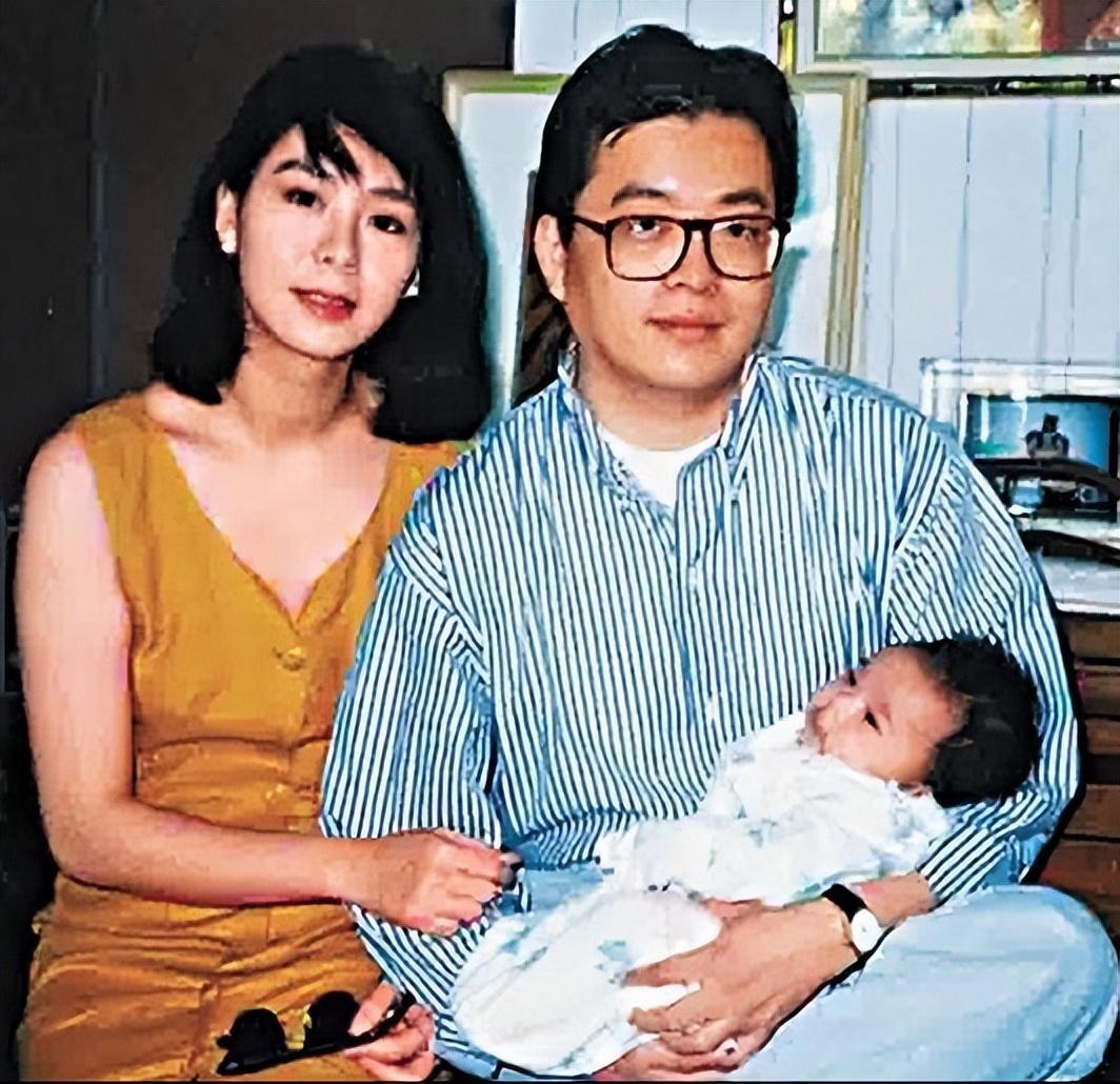 这一切,都离不开一个男人——王家卫的老师谭家明.