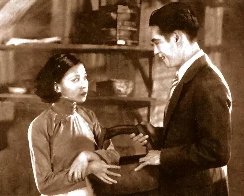 阮玲玉与张达民:错位爱情下的悲剧人生