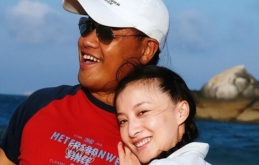 回顾演员徐露嫌丈夫不好看婚后不要孩子今和19岁女儿似姐妹