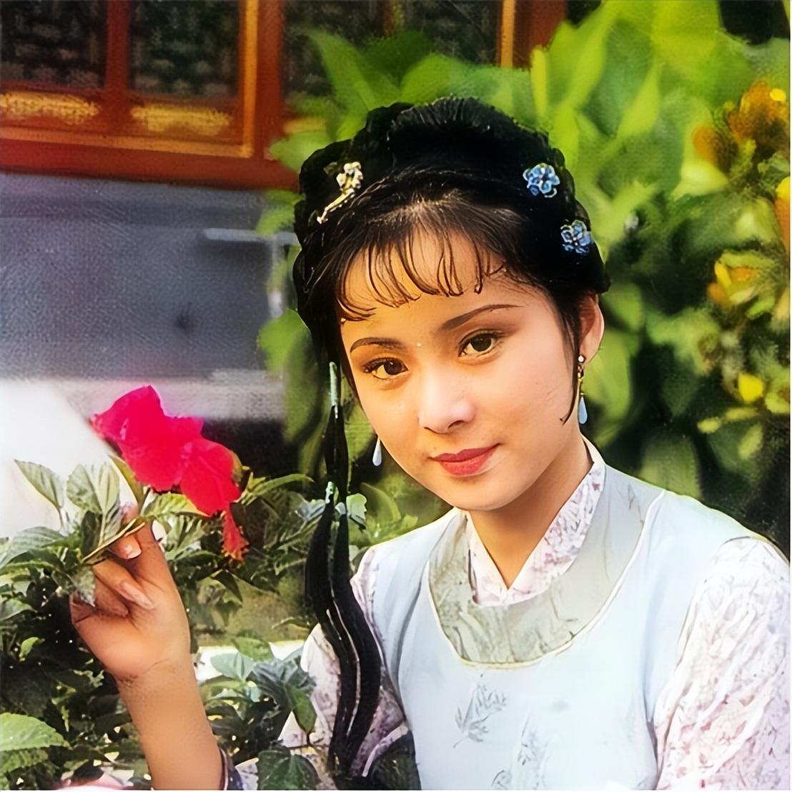 安雯就蛮喜欢"晴雯"这个角色,不仅仅是因为她本身觉得"晴雯"的性格