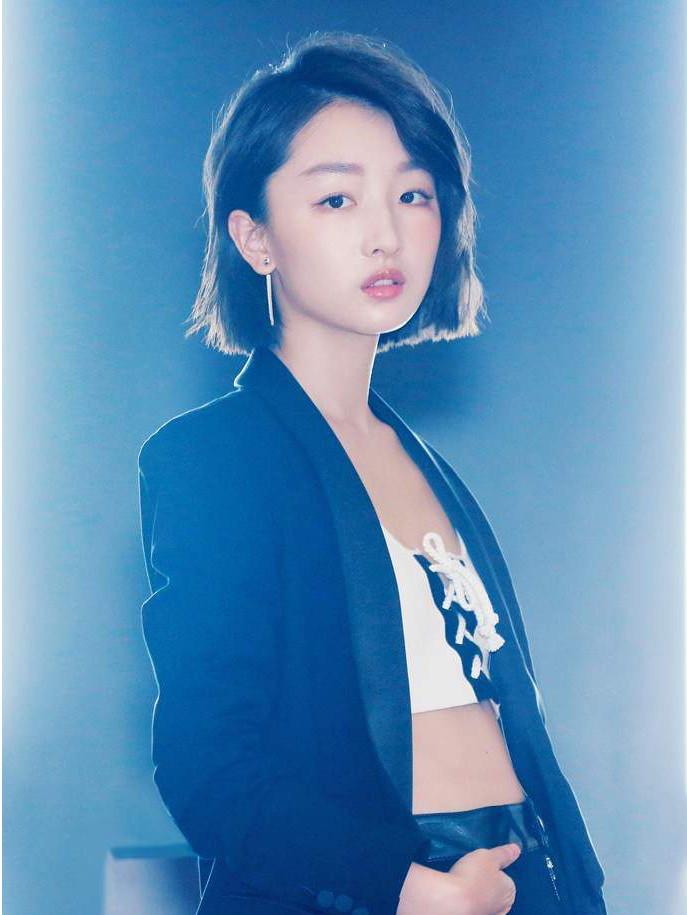 撞衫不可怕谁丑谁尴尬刘亦菲周冬雨同款造型颜值差距高下立见