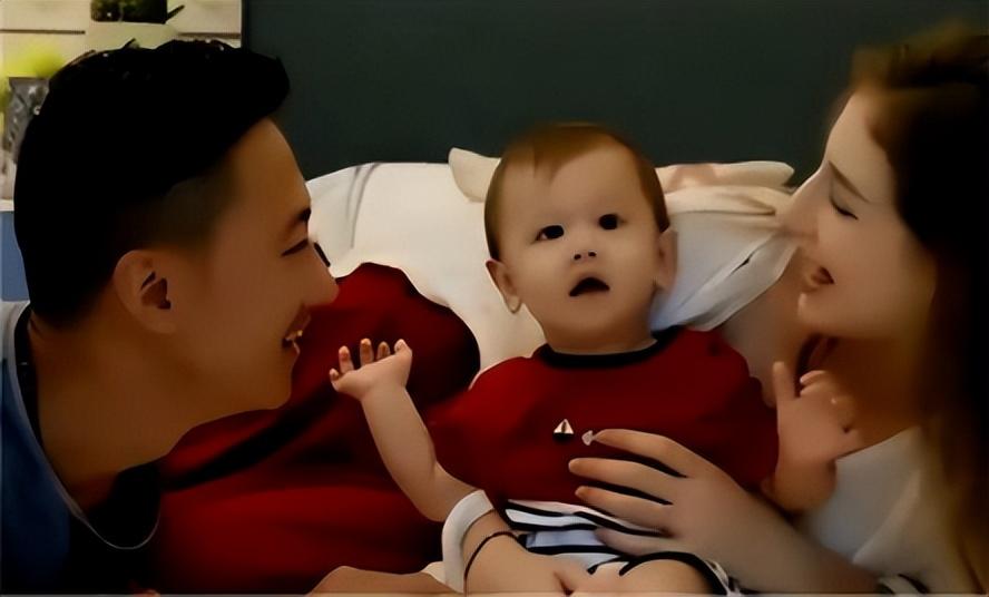 种种教育观念上的差异,更是进一步导致了辛迪和婆婆之间的冲突,虽然都