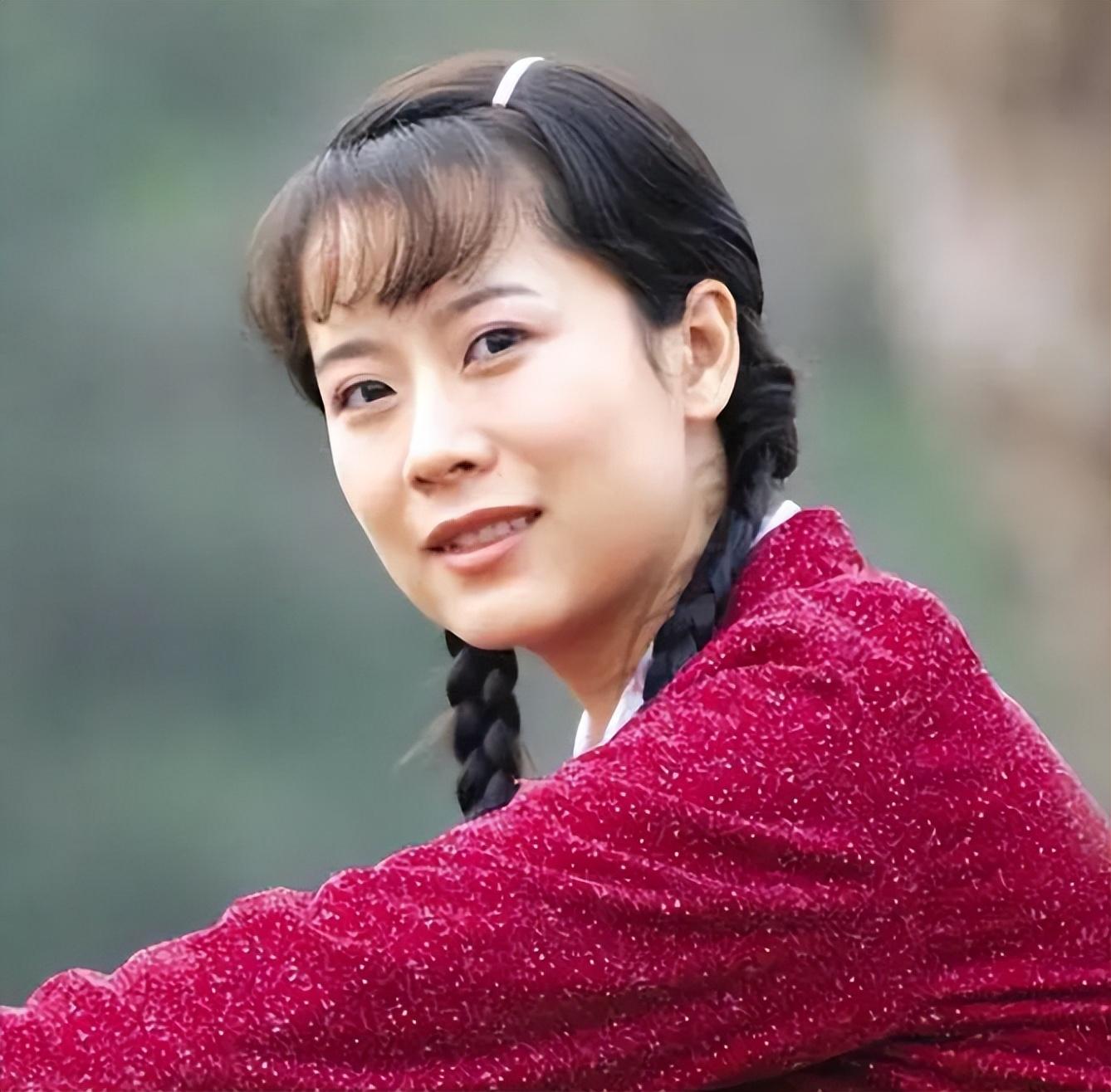还在比美事实证明被嘲笑脸垮的海清早就走上了另一条大道上